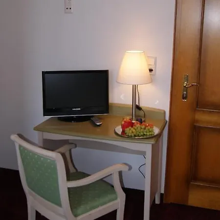 Hotel Muhve In 3*